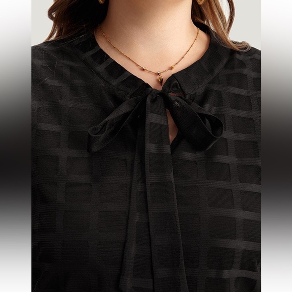 BloomChic Plus Size XL Black Tie Front Boxy Blouse us14-16 - Picture 7 of 8